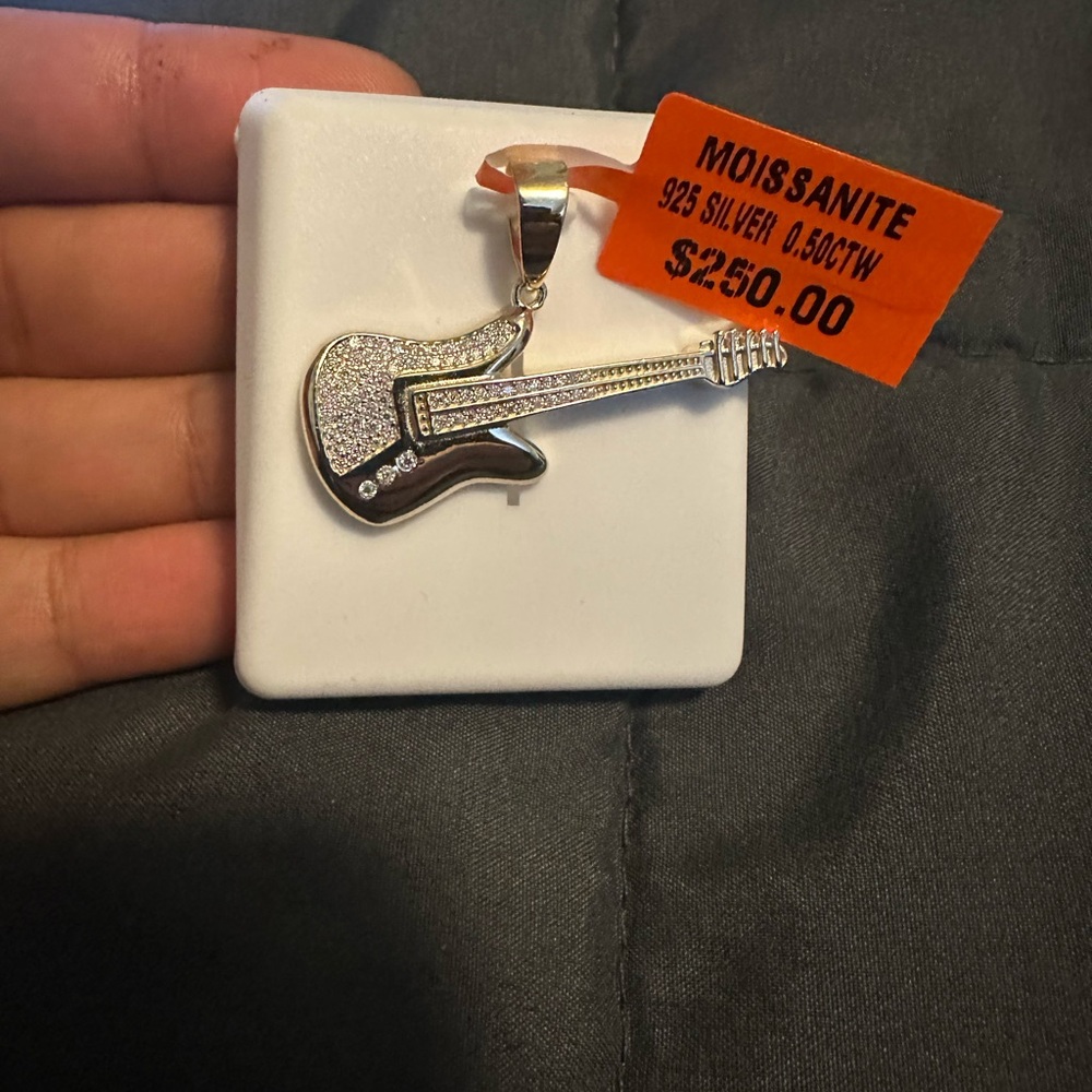 925 Silver Guitar Pendant with Moissanite